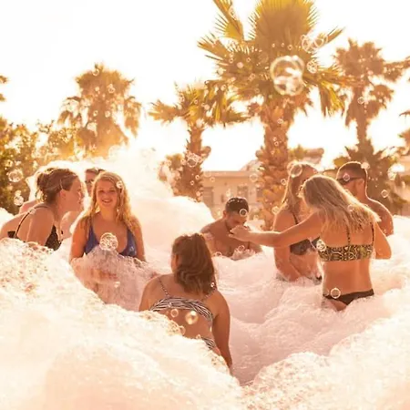 Black Amber Boutique Hotel *