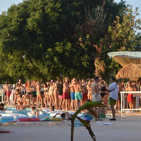 Black Amber Boutique Hotel *