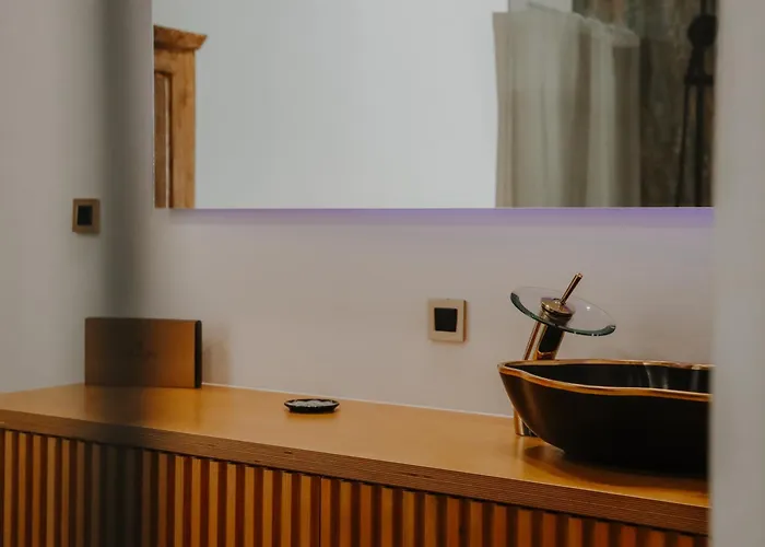 Black Amber Boutique Hotel