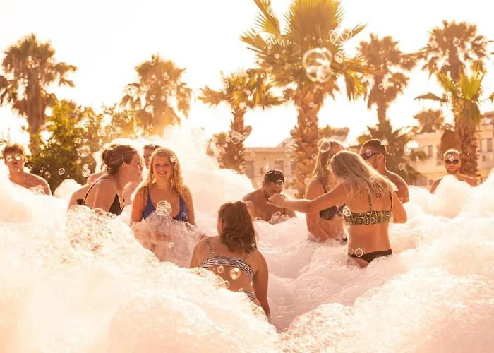 Black Amber Boutique Hotel *