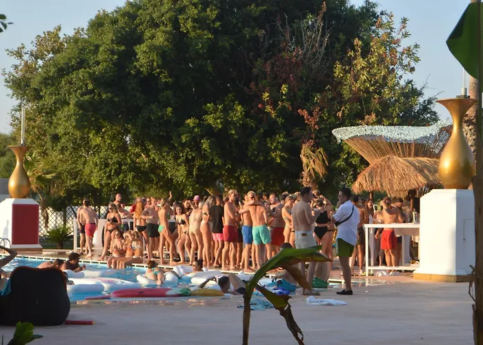 Black Amber Boutique Hotel *