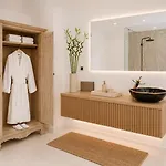 Black Amber Boutique * לאמפי