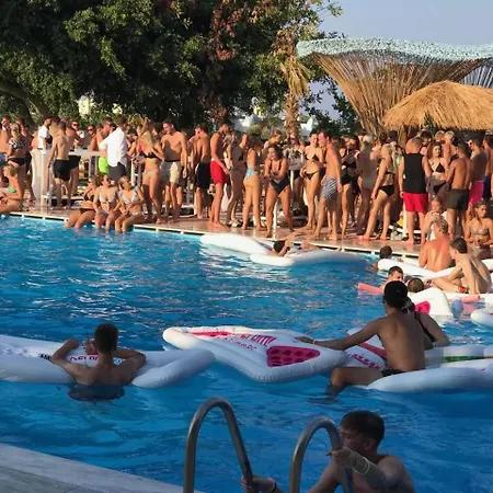 Black Amber Boutique Hotel *