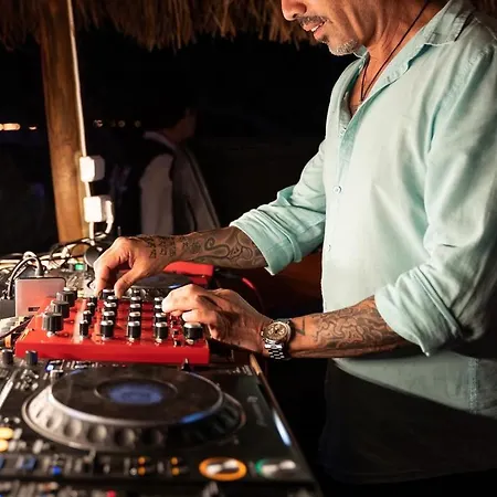 Black Amber Boutique Hotel *