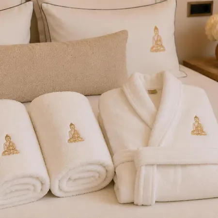 Black Amber Boutique Hotel *