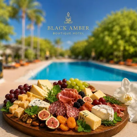Black Amber Boutique מלון *