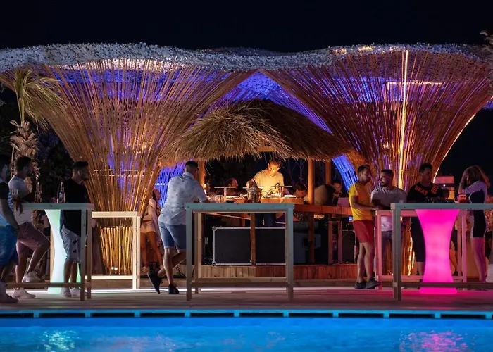 Black Amber Boutique Hotel *