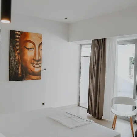 Black Amber Boutique Hotel