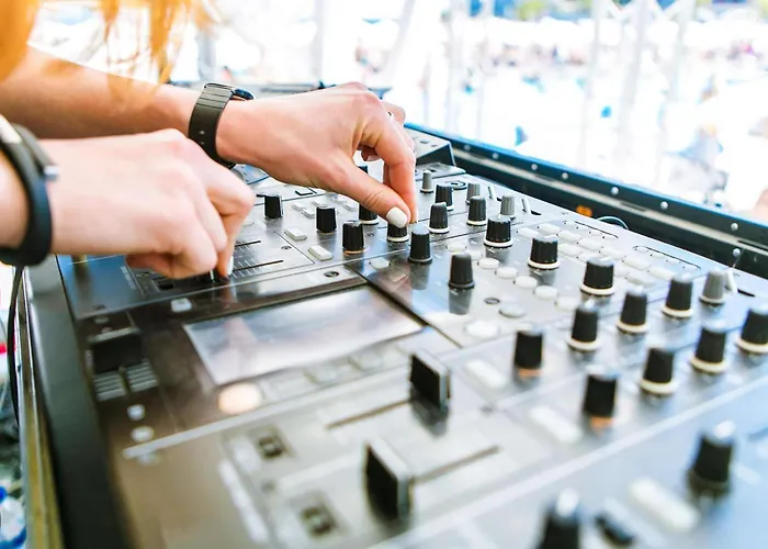 Black Amber Boutique فندق لامبي